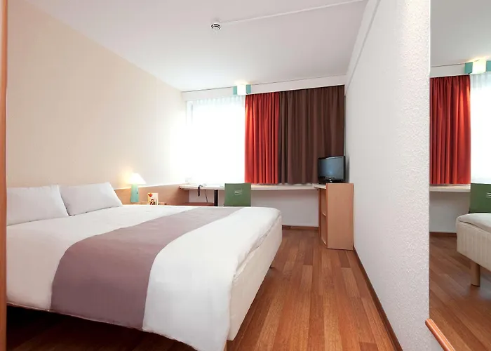 Ibis 3*